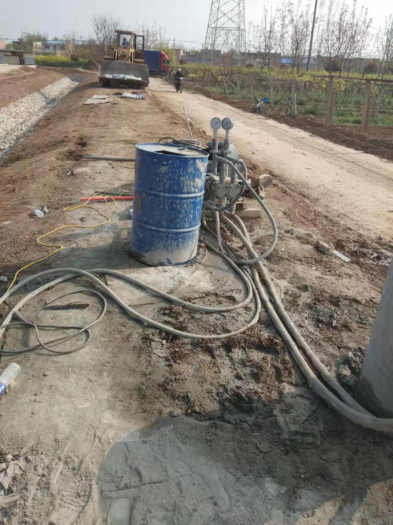 西昌镇顶管注浆